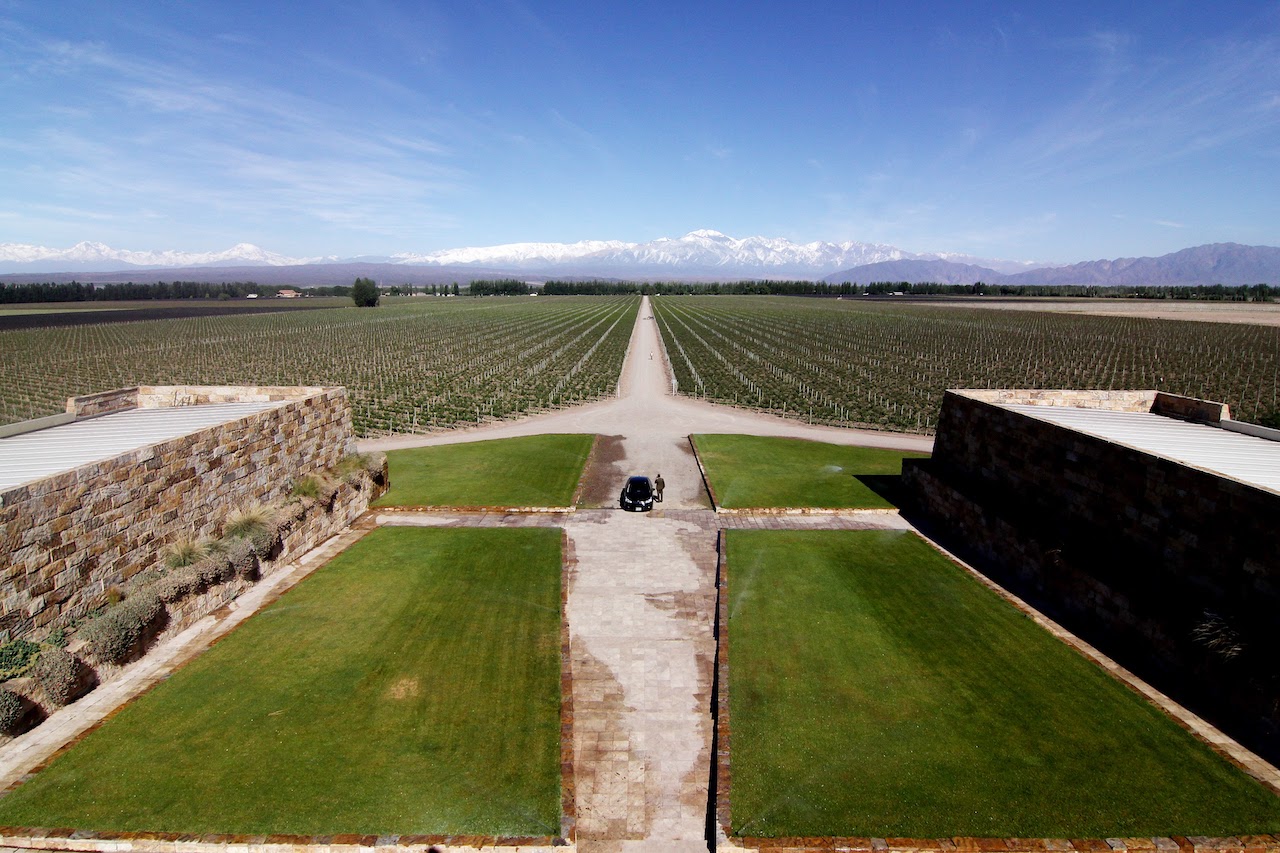 Mendoza tours in Argentina. Wine tours Mendoza. Catena Zapata vineyards